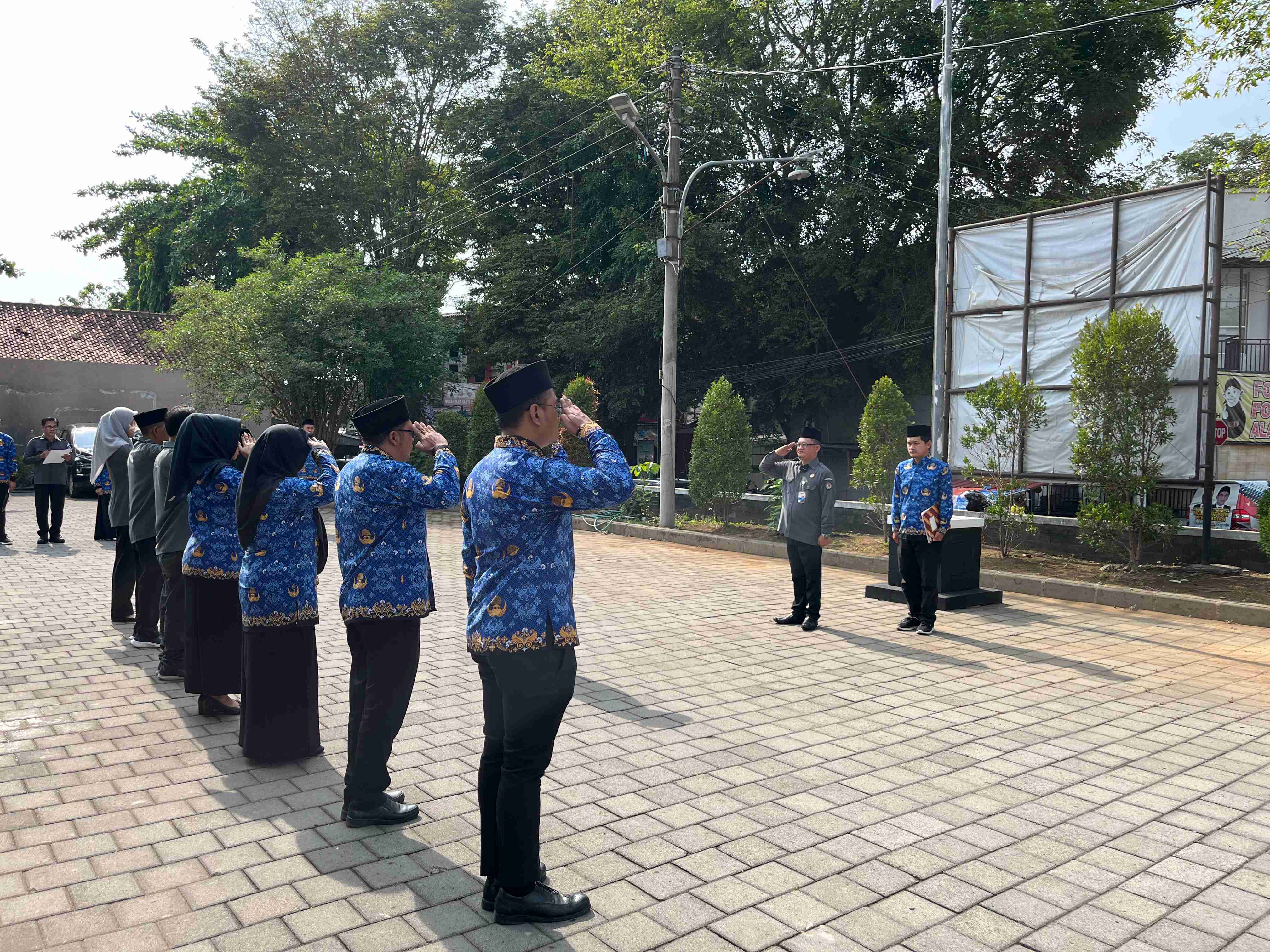 Upacara Memperingati Hari Pahlawan