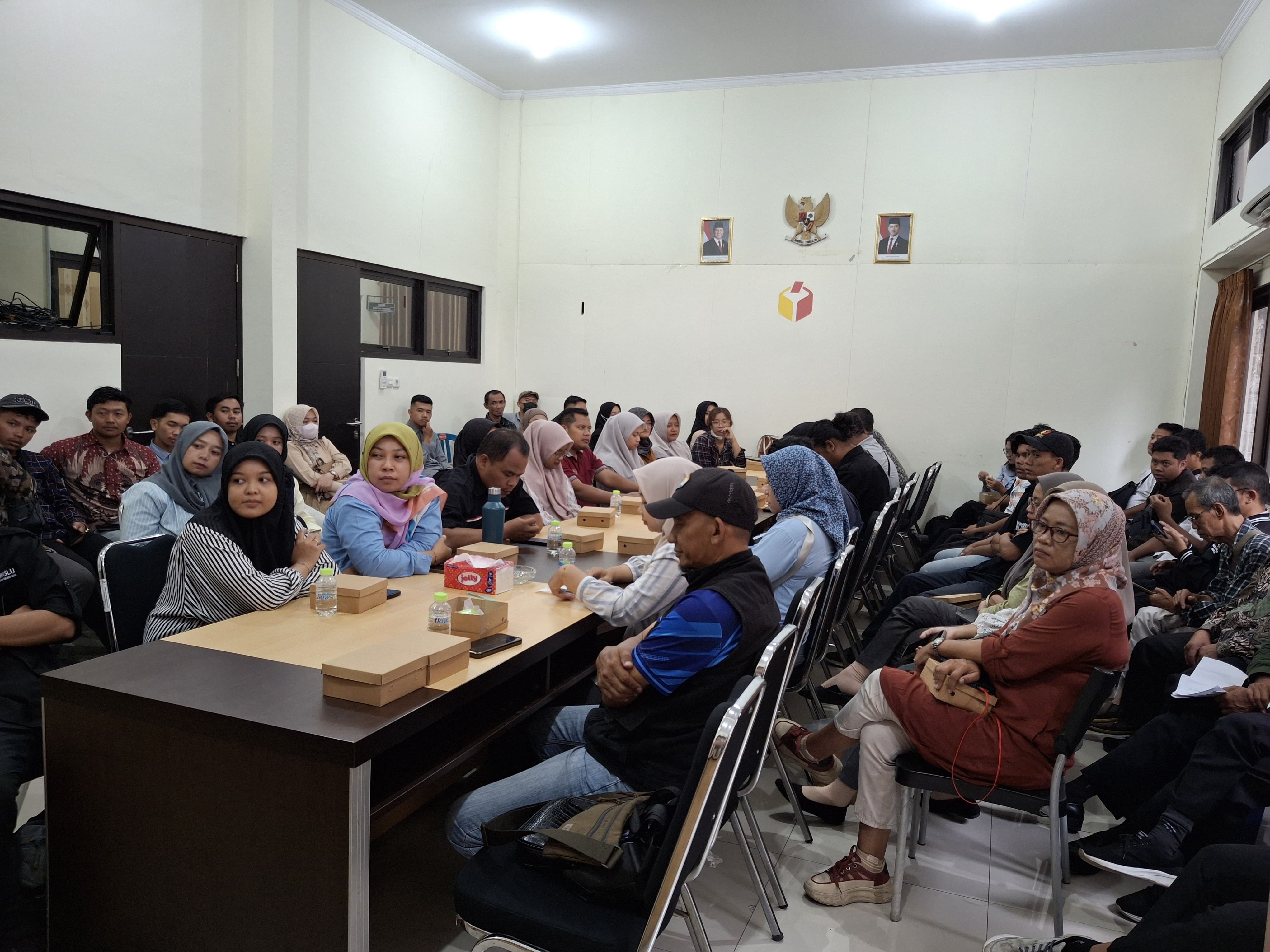 Rapat Validasi Data dan Pengumpulan Dokumen