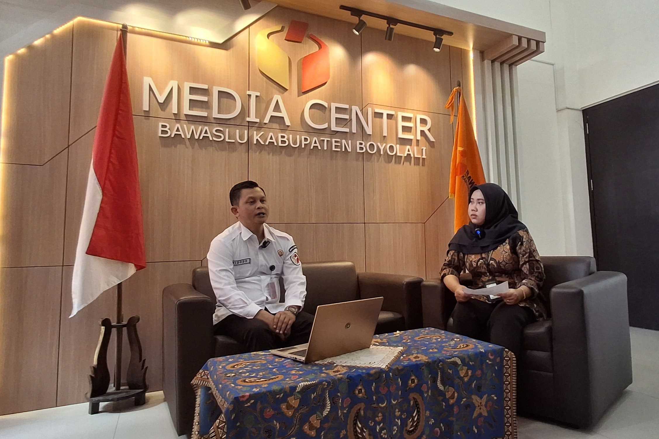 Podcast "Menjaga Suara Rakyat"