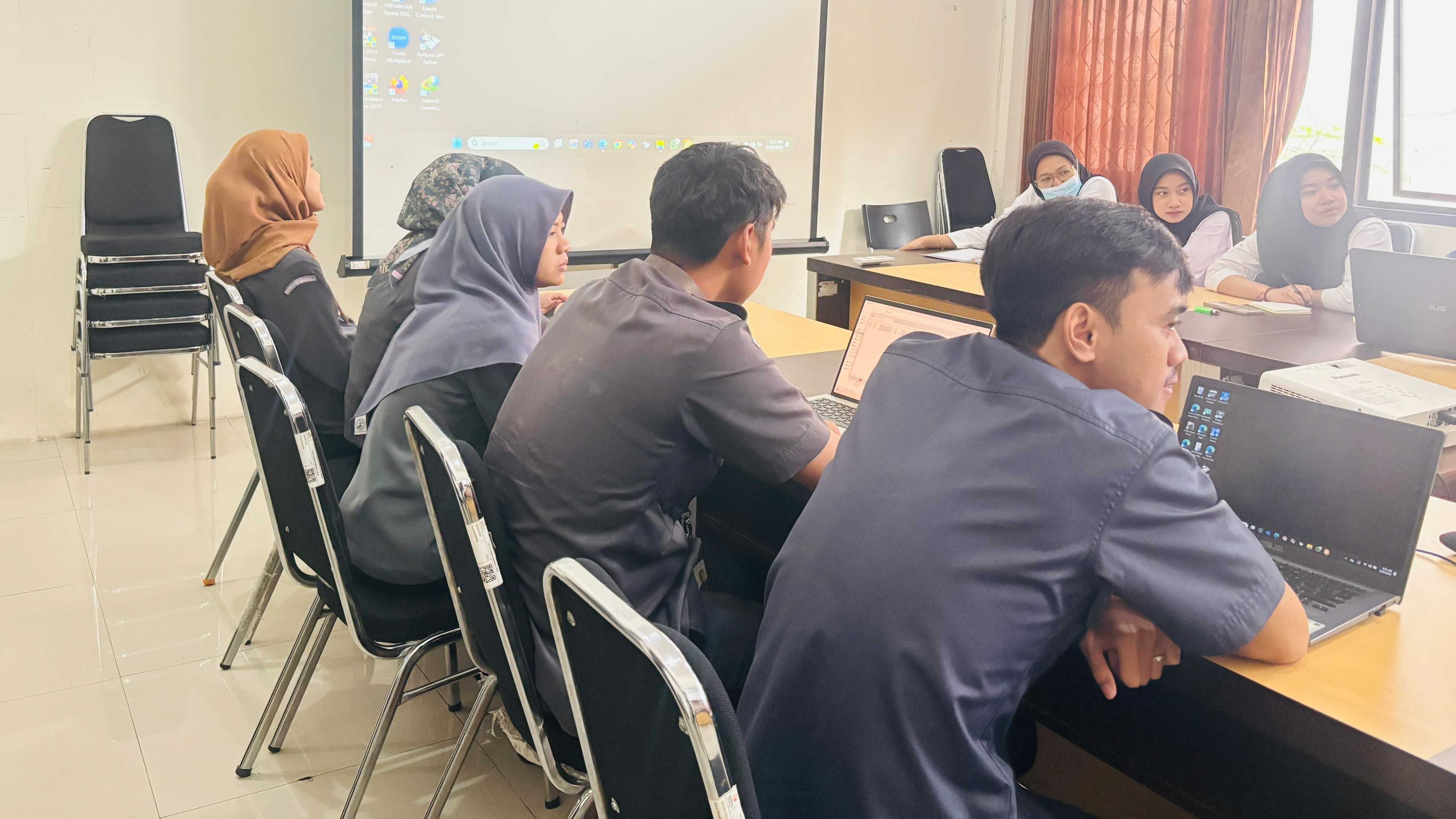 Rapat Evaluasi Kehumasan dan Rencana Produksi Konten