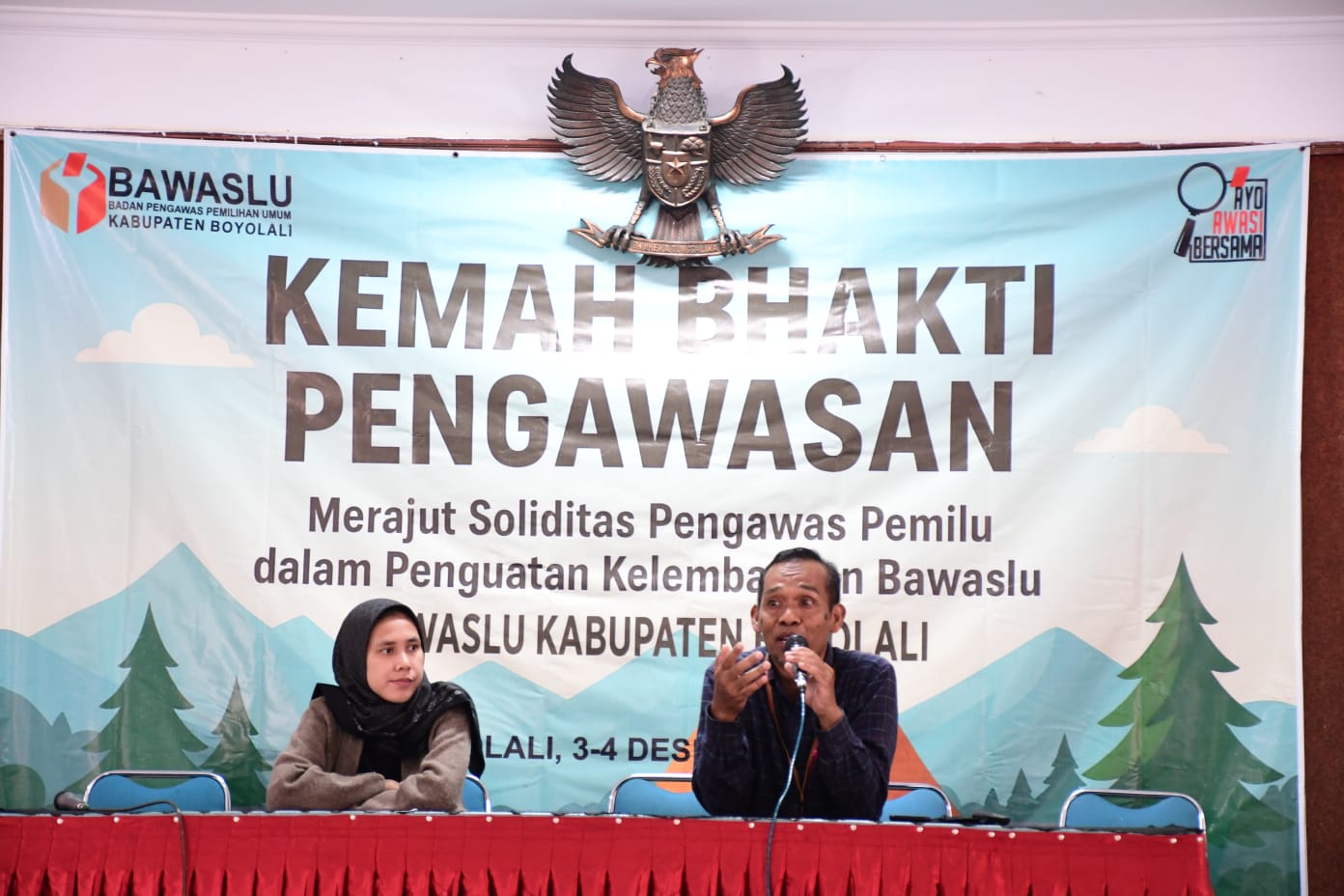 Sigit Murdaka (kanan) saat menjadi narasumber pada "Kemah Bhakti Pengawasan".