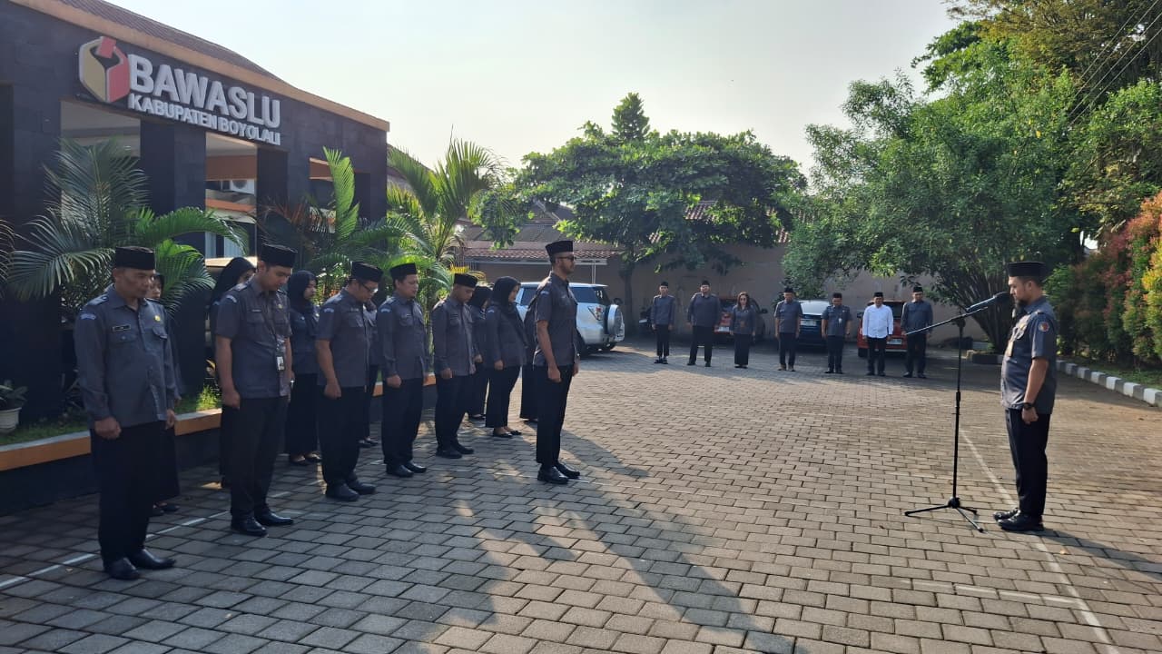 Suasana khidmat apel pagi Bawaslu Boyolali, 11-05-2026.