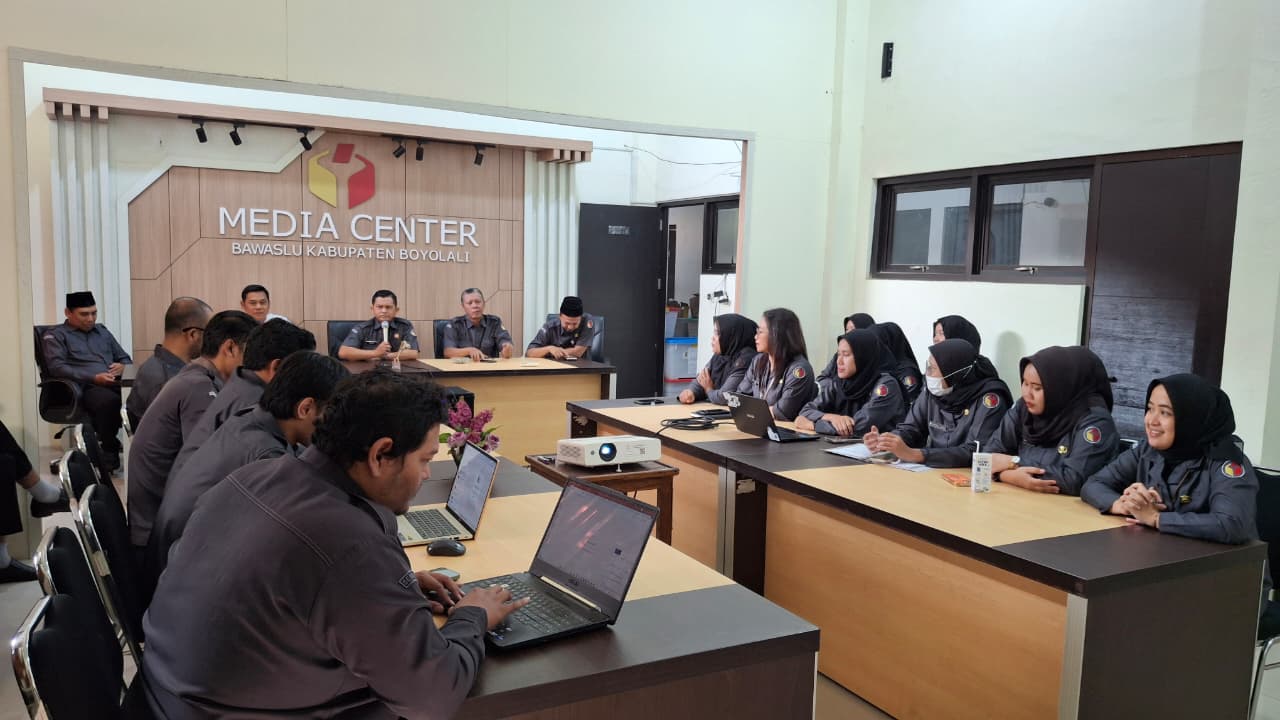 Suasana rapat internal Bawaslu Boyolali.