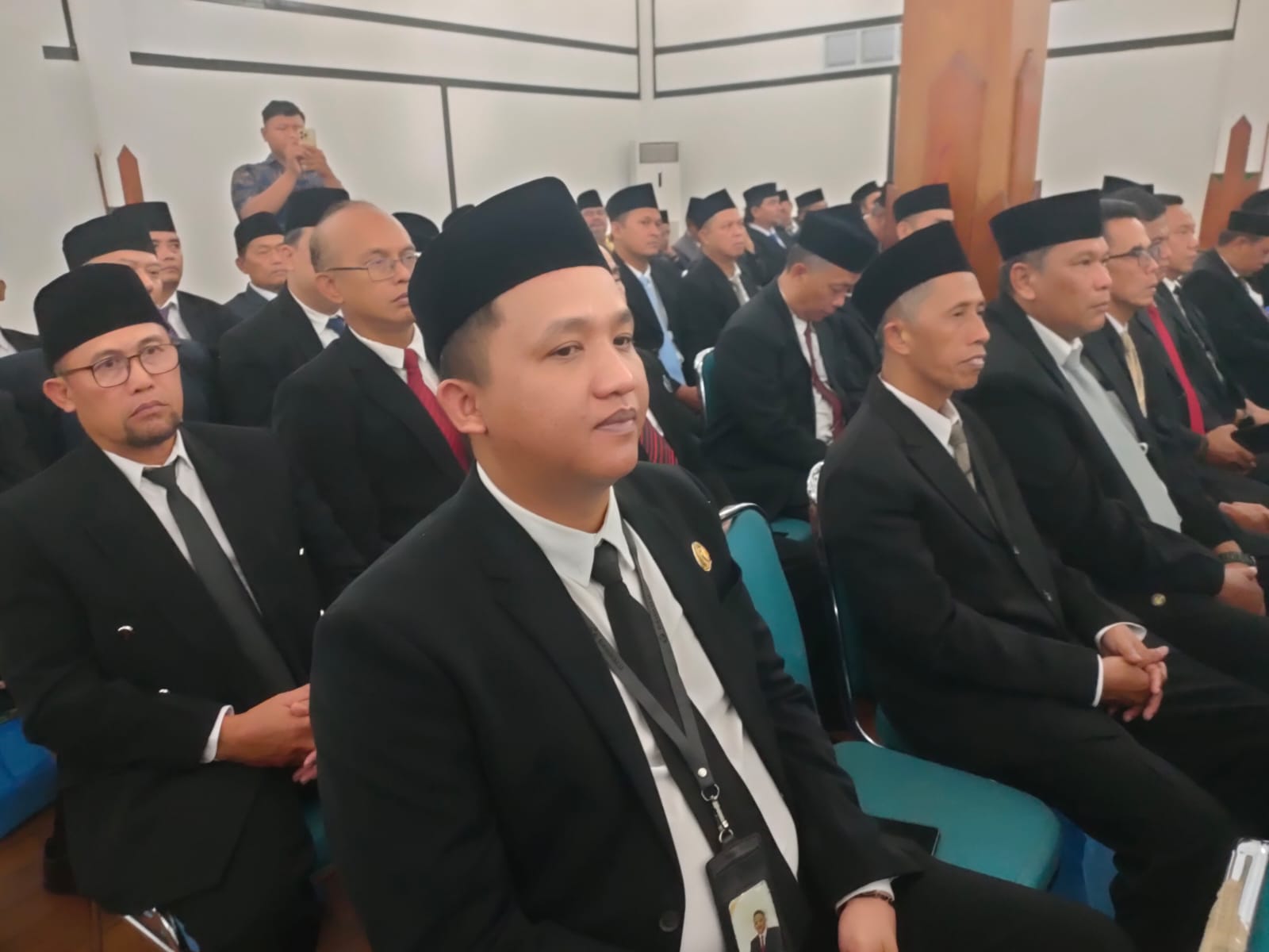 Tedjo Dwijanto (tengah), saat menghadiri Malam Tirakatan Kemerdekaan.