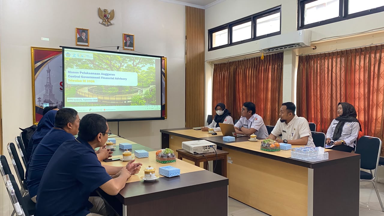 Agus Suyanto (kedua dari kanan) saat menerima kunjungan dari KPPN.