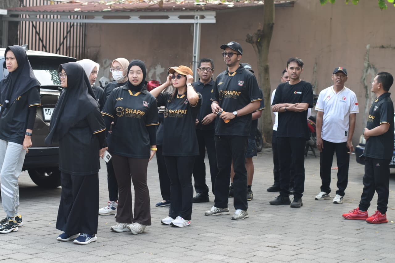 Jajaran Bawaslu Boyolali sesaat sebelum memulai jalan sehat.