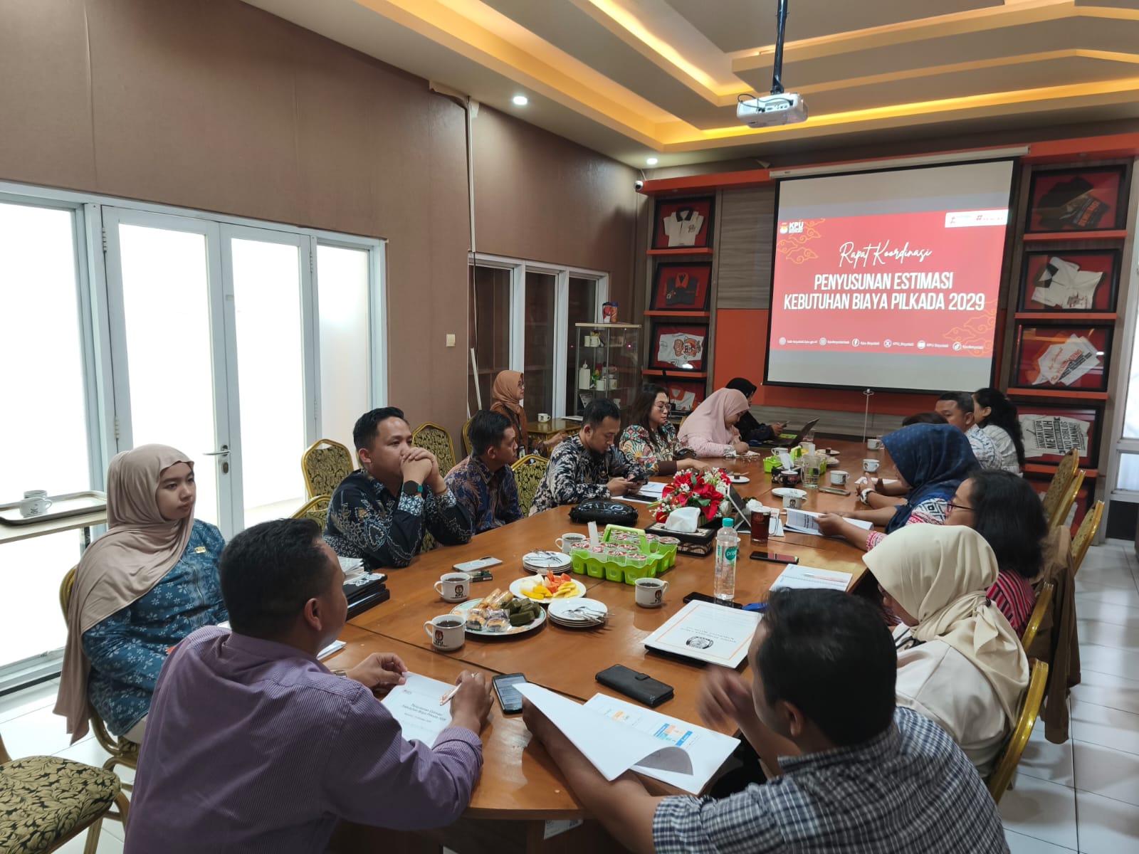 Jajaran Bawaslu Boyolali saat menghadiri rapat di Kantor KPU Boyolali.
