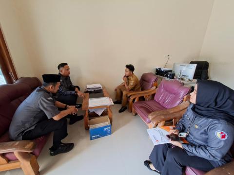 Jajaran Bawaslu Boyolali saat melaksanakan uji petik di Balai Desa Krasak.