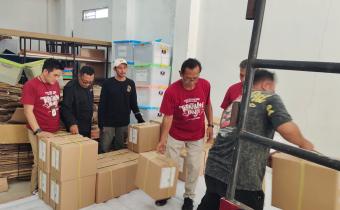 Jajaran Bawaslu Boyolali Mengawasi Pemindahan Logistik
