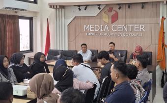 Konsolidasi Data dengan Panwaslu Kecamatan