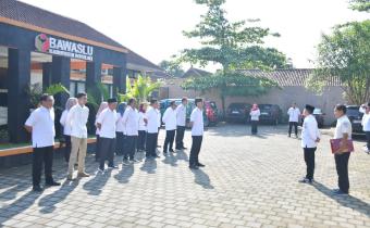 Apel Peringatan Hari Jadi ke-17 Bawaslu RI