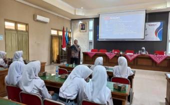 Kegiatan Sosialisasi Pendidikan Politik bagi Pemilih Pemula.