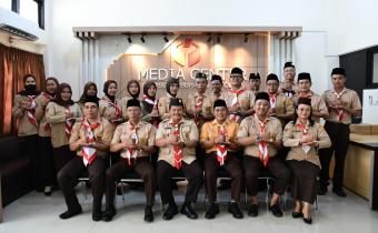 Foto bersama pasca pelantikan.