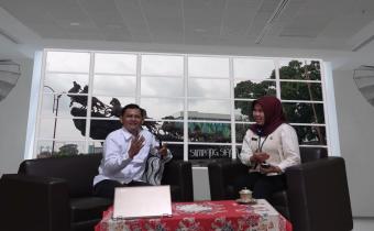 Widodo (kiri) saat menjadi narasumber dalam podcast.