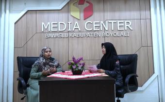 Podcast Mitra Bawaslu - Kartini Muda di Mimbar Demokrasi.