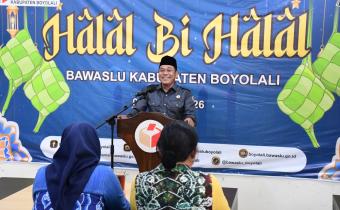 Muhamad Mahmudi, saat mengisi tausiyah halal bi halal.