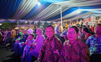 Widodo (tengah) saat menghadiri Merbabu Art Fest.