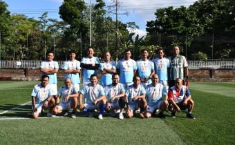 Jajaran Bawaslu Boyolali, berfoto bersama sebelum pertandingan dimulai.