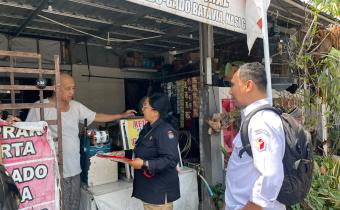 Jajaran Bawaslu Boyolali (Kiri) saat mengawasi Coktas di Desa Randusari, Kecamatan Teras.