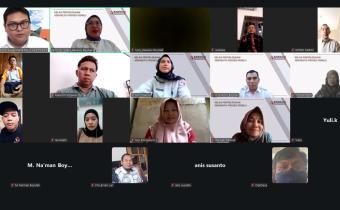 Rahadian Herlangga Wisnu Wardhana (kiri atas) saat mengisi materi kelas sengketa.