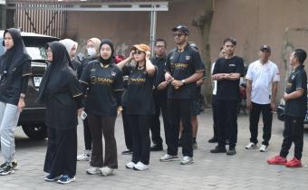Jajaran Bawaslu Boyolali sesaat sebelum memulai jalan sehat.